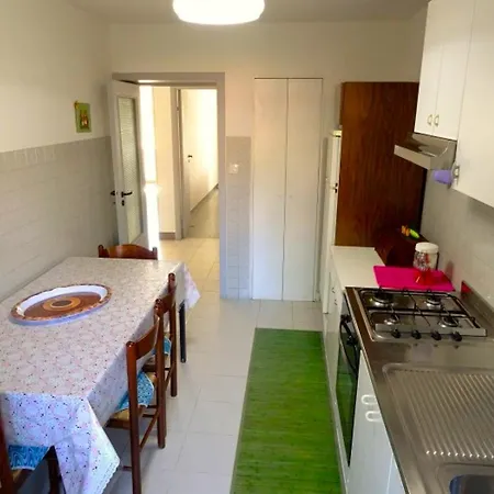 Patrizia - Vicino Al Centro, Con 3 E Posto Auto Apartman