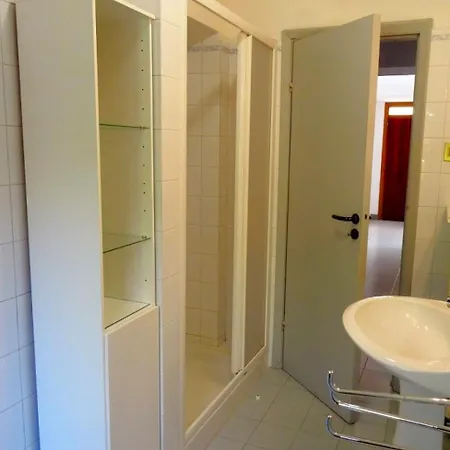 Patrizia - Vicino Al Centro, Con 3 E Posto Auto Apartman