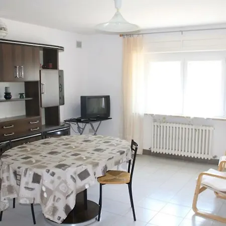 Patrizia - Vicino Al Centro, Con 3 E Posto Auto *