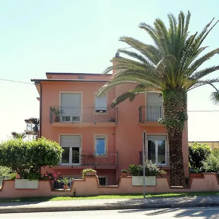 Patrizia - Vicino Al Centro, Con 3 E Posto Auto Apartmán Numana